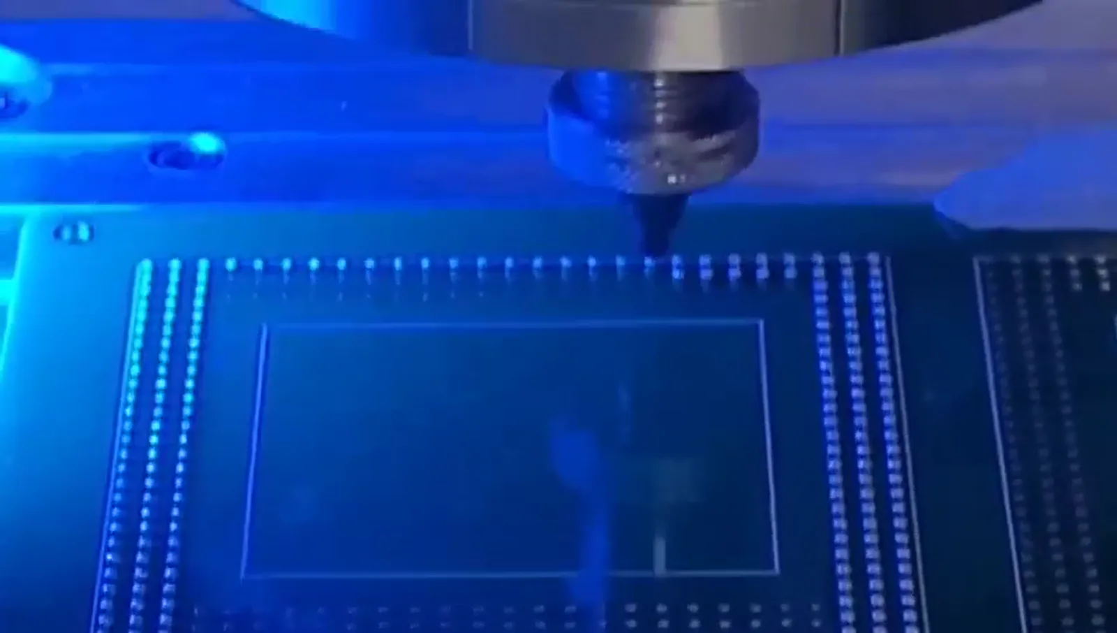 Supplied process frame showing an array-oriented localized soldering sequence